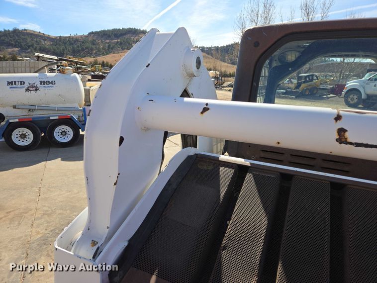 image for item EB1392 2010 Bobcat S185 skid steer loader