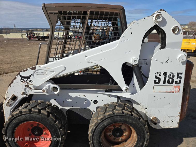 image for item EB1392 2010 Bobcat S185 skid steer loader