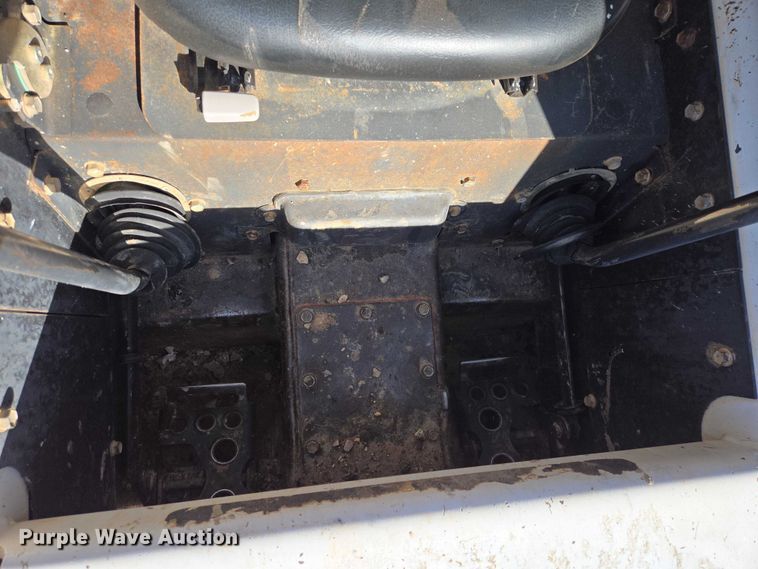 image for item EB1392 2010 Bobcat S185 skid steer loader