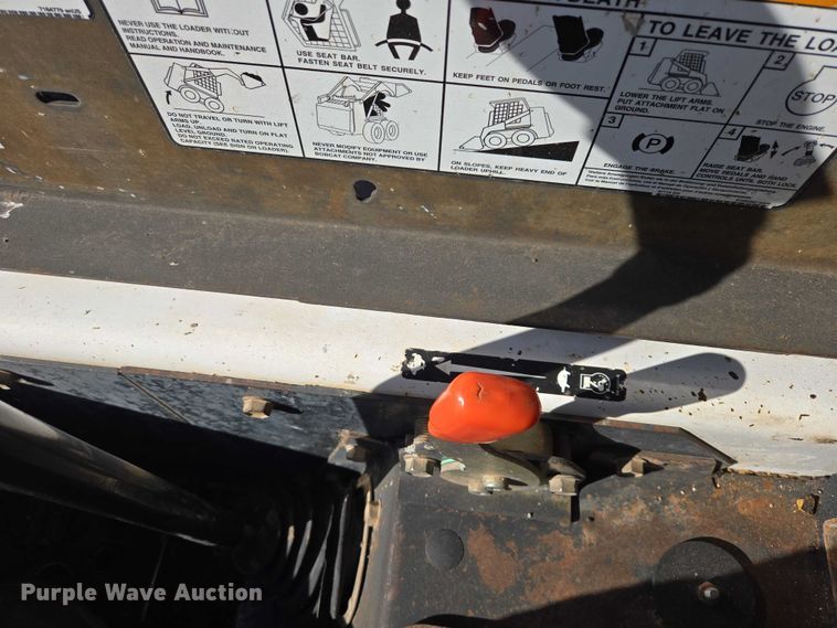 image for item EB1392 2010 Bobcat S185 skid steer loader