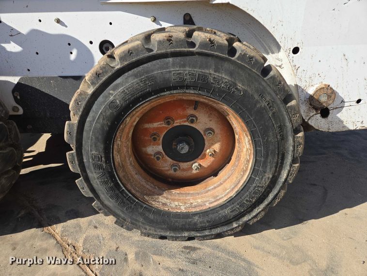 image for item EB1392 2010 Bobcat S185 skid steer loader