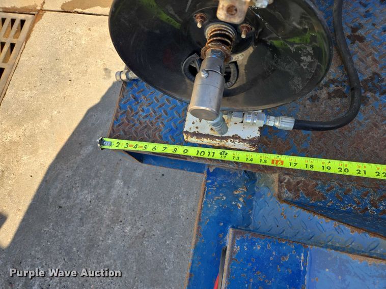 image for item EB1394 2010 Mud Hog vacuum excavator