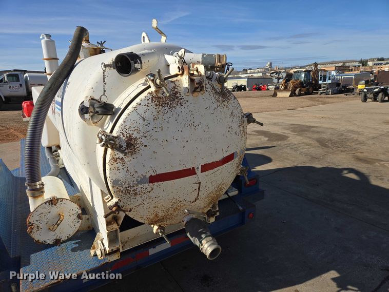image for item EB1394 2010 Mud Hog vacuum excavator