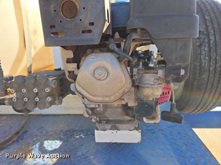 image for item EB1394 2010 Mud Hog vacuum excavator