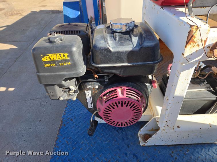 image for item EB1394 2010 Mud Hog vacuum excavator