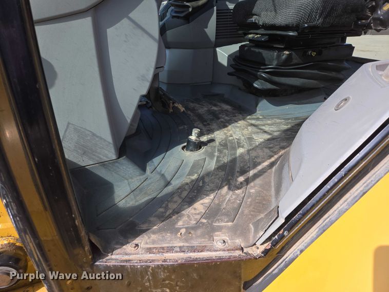 image for item EB1395 2007 Caterpillar 420E backhoe