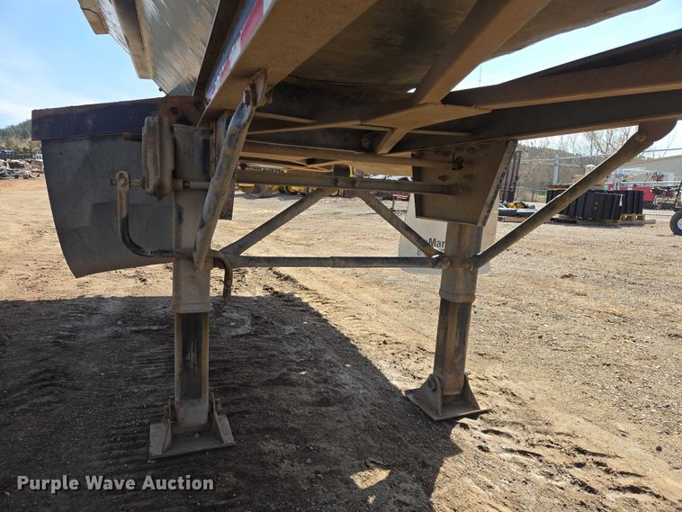 image for item EB1399 1998 Smith Co side dump trailer