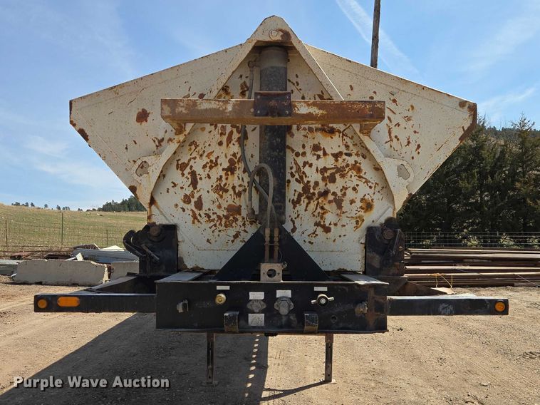 image for item EB1402 2004 Arne's Ultra V Max side dump trailer