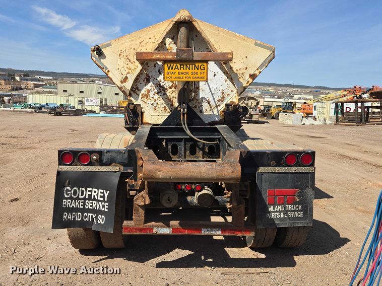 image for item EB1402 2004 Arne's Ultra V Max side dump trailer