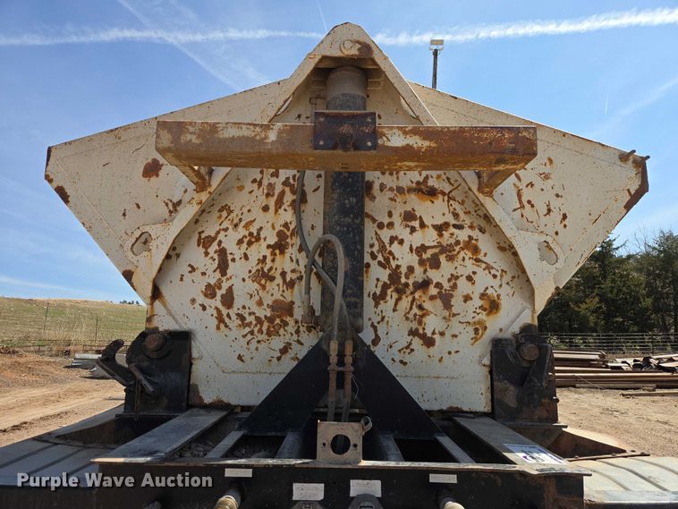 image for item EB1402 2004 Arne's Ultra V Max side dump trailer