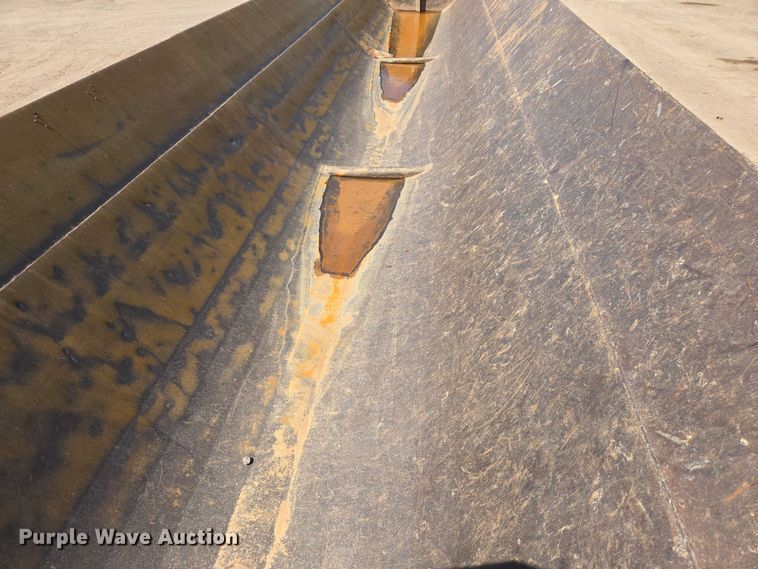 image for item EB1402 2004 Arne's Ultra V Max side dump trailer