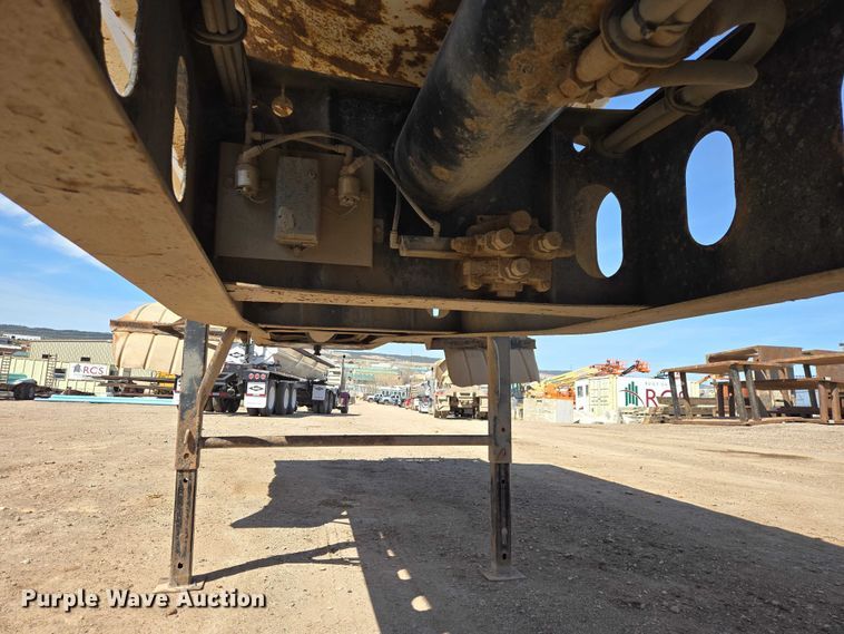 image for item EB1402 2004 Arne's Ultra V Max side dump trailer