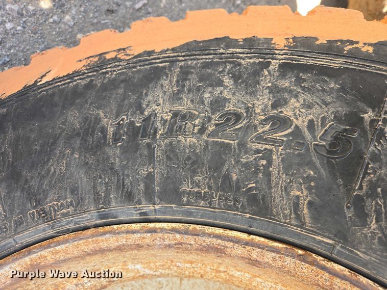 image for item EB1402 2004 Arne's Ultra V Max side dump trailer