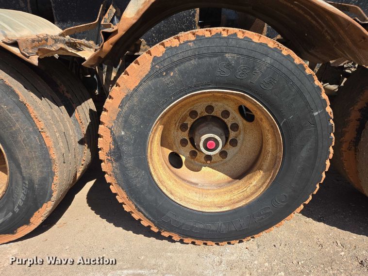 image for item EB1402 2004 Arne's Ultra V Max side dump trailer