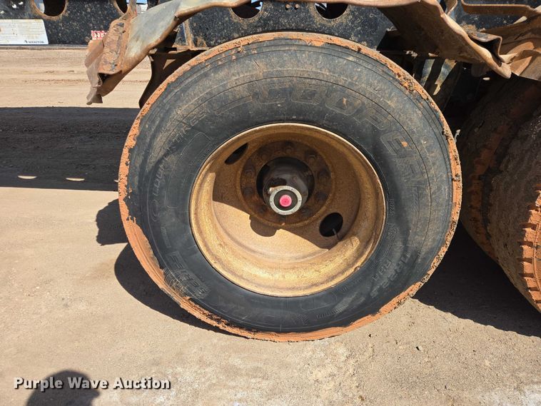 image for item EB1402 2004 Arne's Ultra V Max side dump trailer