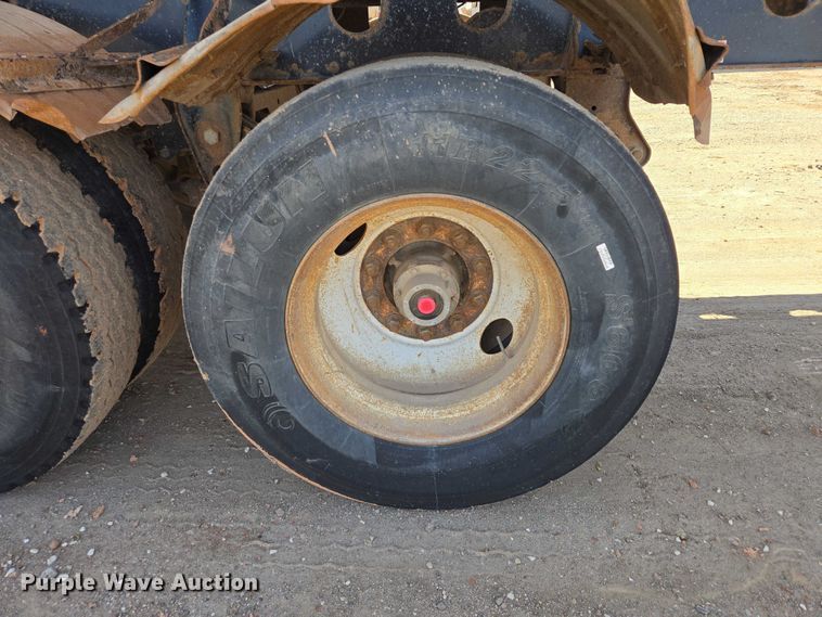 image for item EB1402 2004 Arne's Ultra V Max side dump trailer