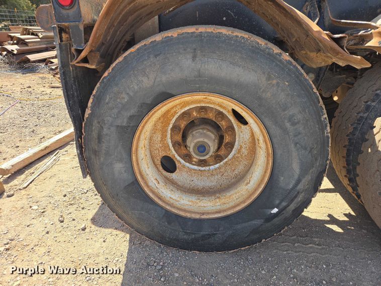 image for item EB1402 2004 Arne's Ultra V Max side dump trailer