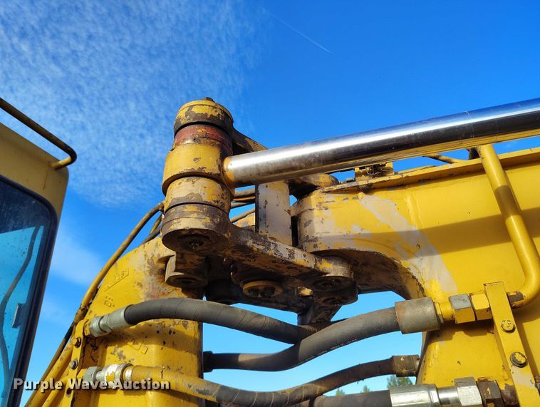 image for item ED0005 1998 Caterpillar 613C Serries II elevating scraper