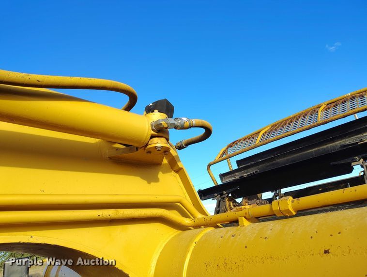 image for item ED0005 1998 Caterpillar 613C Serries II elevating scraper