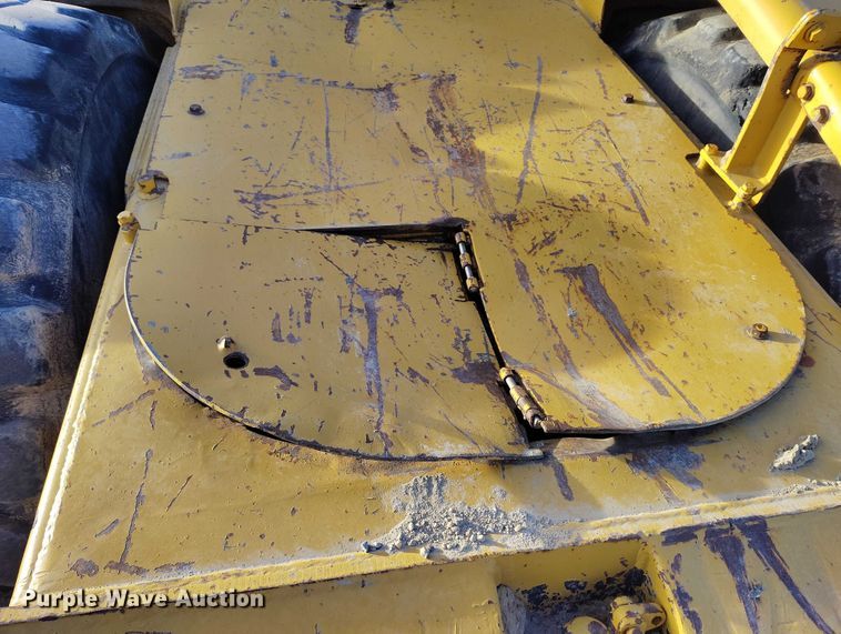 image for item ED0005 1998 Caterpillar 613C Serries II elevating scraper