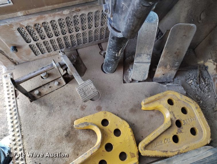 image for item ED0005 1998 Caterpillar 613C Serries II elevating scraper