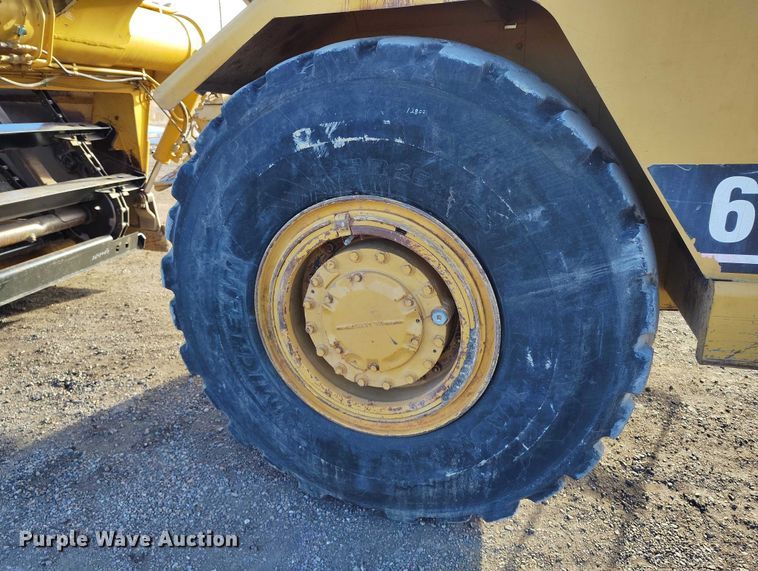 image for item ED0005 1998 Caterpillar 613C Serries II elevating scraper