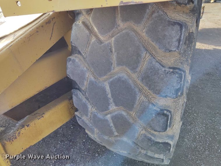 image for item ED0005 1998 Caterpillar 613C Serries II elevating scraper