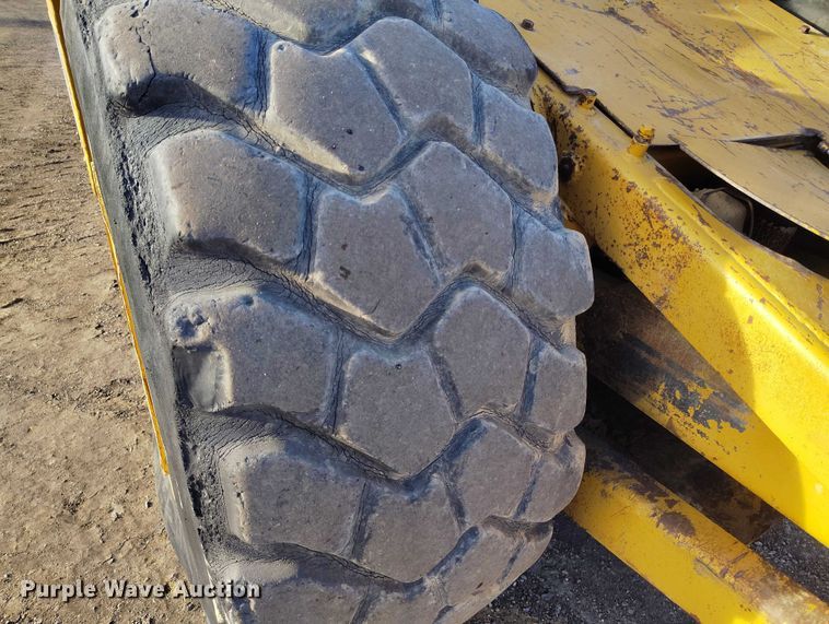 image for item ED0005 1998 Caterpillar 613C Serries II elevating scraper