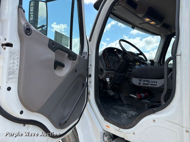 image for item ED5192 2014 Freightliner Business Class M2 utility / service truck