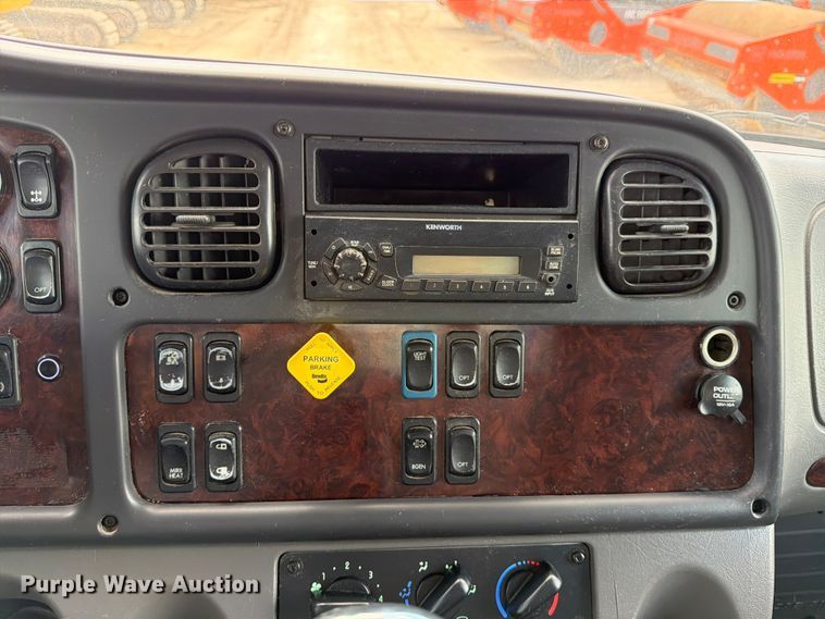 image for item ED5192 2014 Freightliner Business Class M2 utility / service truck