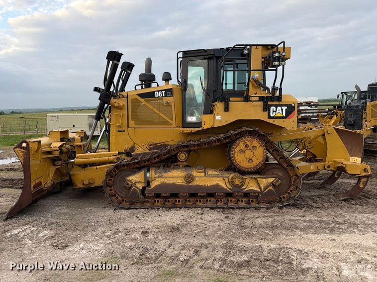 image for item ED5199 2015 Caterpillar D6T XL dozer