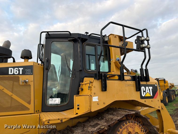 image for item ED5199 2015 Caterpillar D6T XL dozer