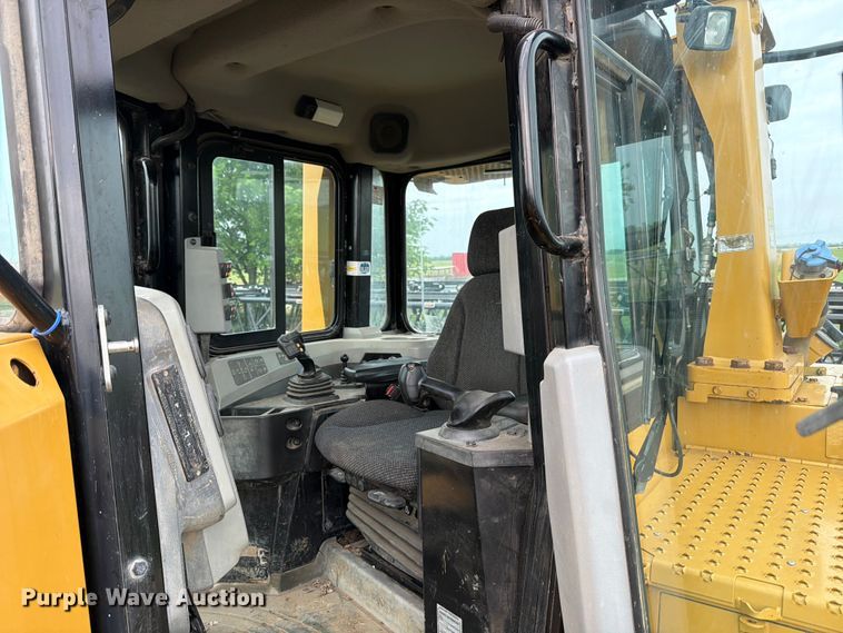 image for item ED5199 2015 Caterpillar D6T XL dozer