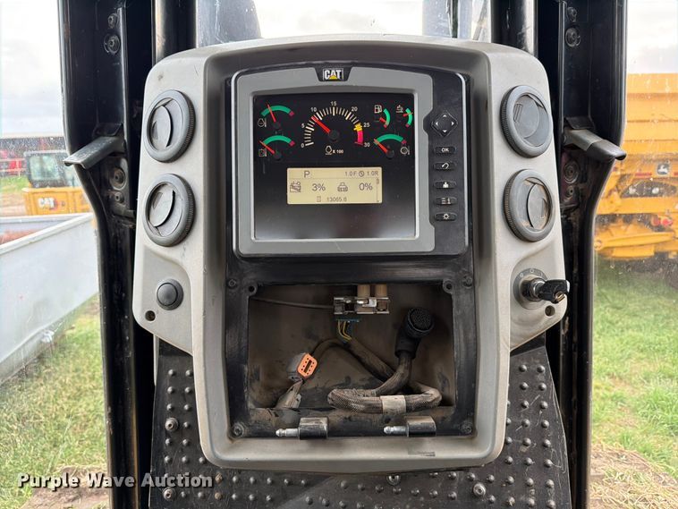 image for item ED5199 2015 Caterpillar D6T XL dozer