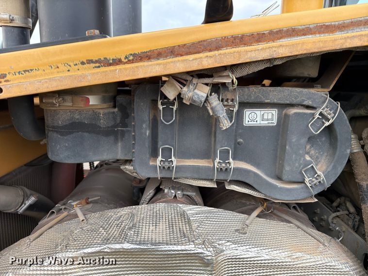 image for item ED5199 2015 Caterpillar D6T XL dozer