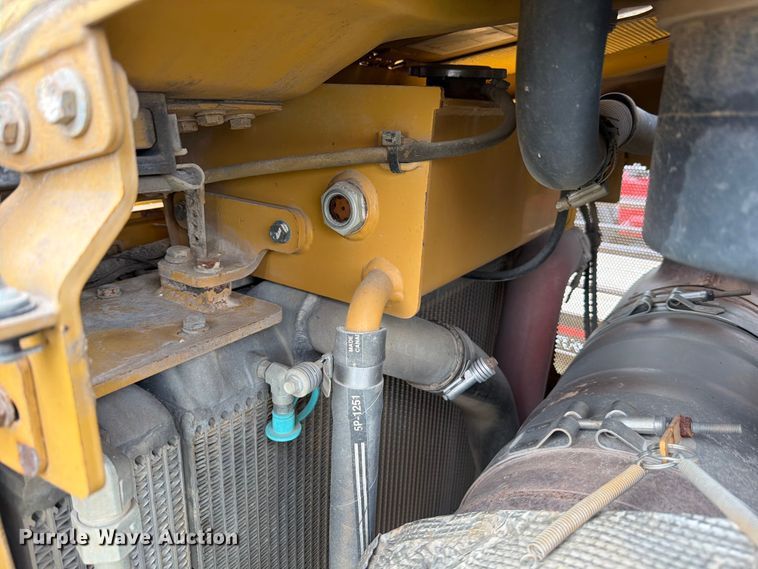 image for item ED5199 2015 Caterpillar D6T XL dozer