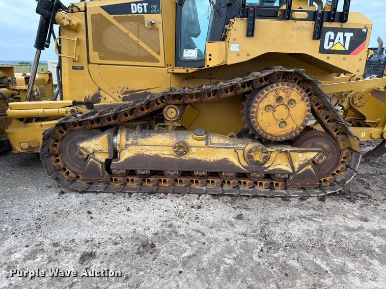 image for item ED5199 2015 Caterpillar D6T XL dozer