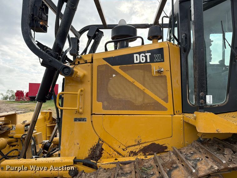 image for item ED5200 2014 Caterpillar D6T XL dozer