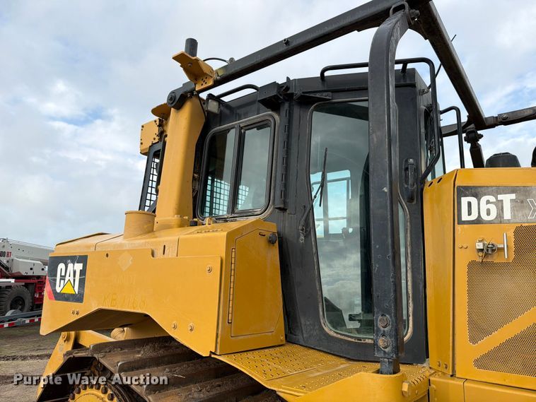 image for item ED5200 2014 Caterpillar D6T XL dozer