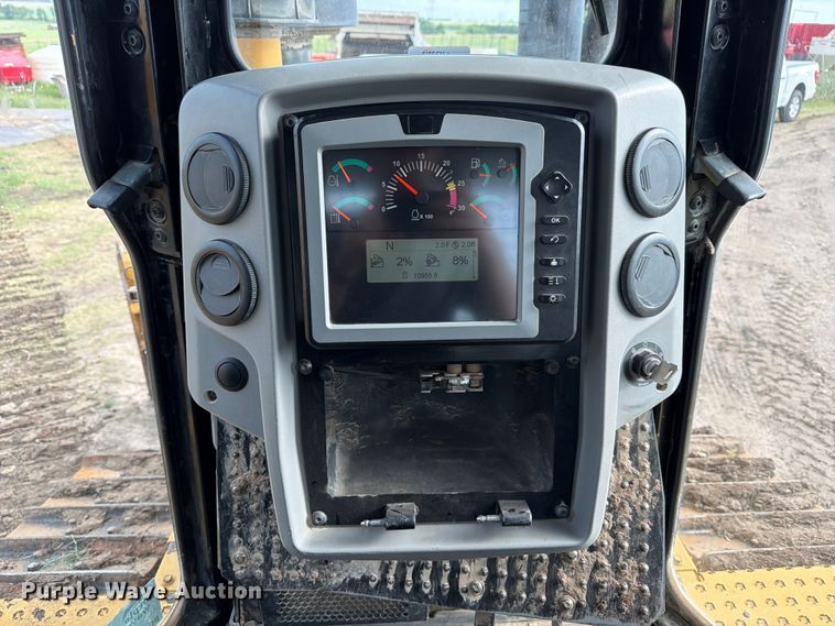 image for item ED5200 2014 Caterpillar D6T XL dozer