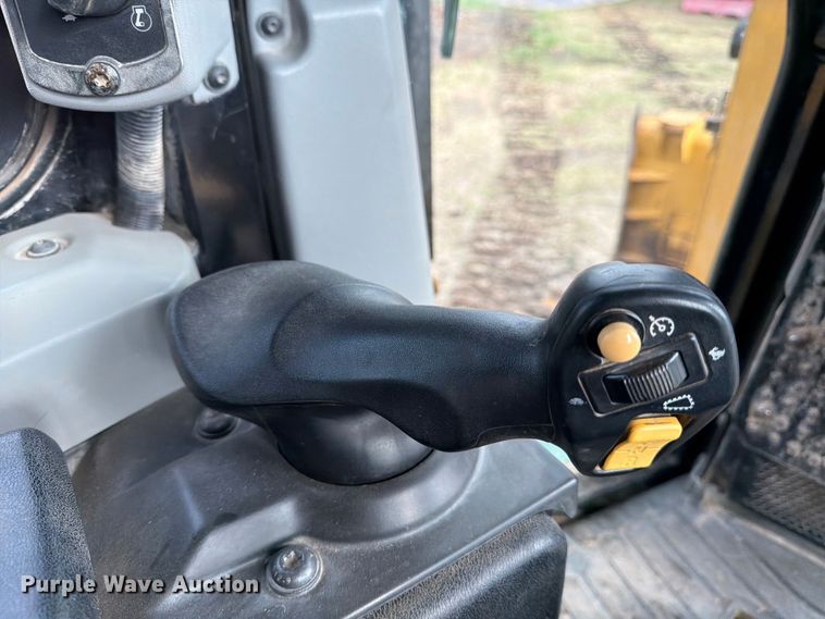 image for item ED5200 2014 Caterpillar D6T XL dozer