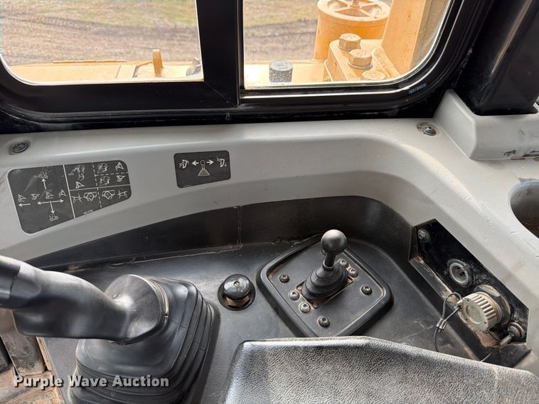 image for item ED5200 2014 Caterpillar D6T XL dozer