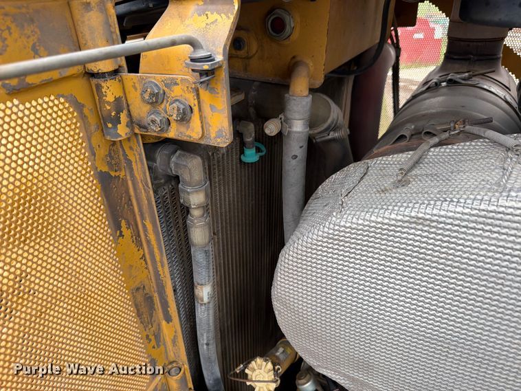 image for item ED5200 2014 Caterpillar D6T XL dozer