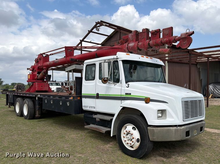 image for item ED5202 2002 Freightliner FL80 crane truck