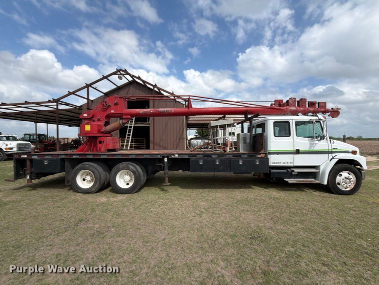 image for item ED5202 2002 Freightliner FL80 crane truck