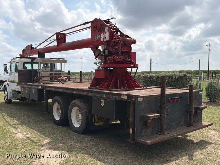 image for item ED5202 2002 Freightliner FL80 crane truck