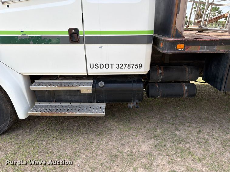 image for item ED5202 2002 Freightliner FL80 crane truck