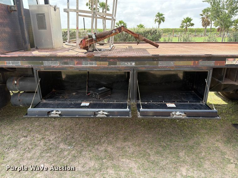 image for item ED5202 2002 Freightliner FL80 crane truck