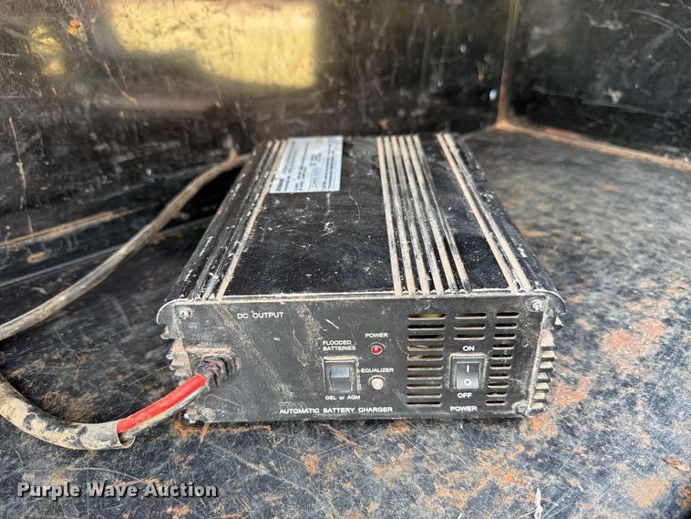 image for item ED5202 2002 Freightliner FL80 crane truck