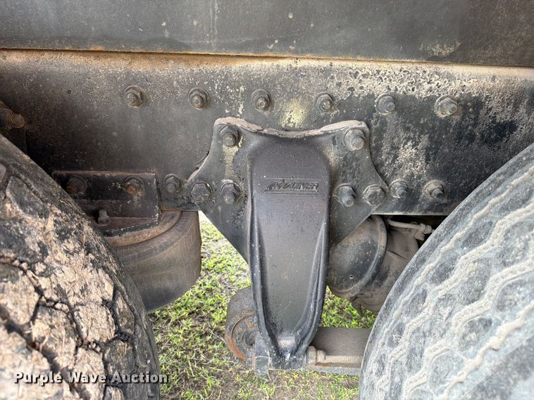 image for item ED5202 2002 Freightliner FL80 crane truck